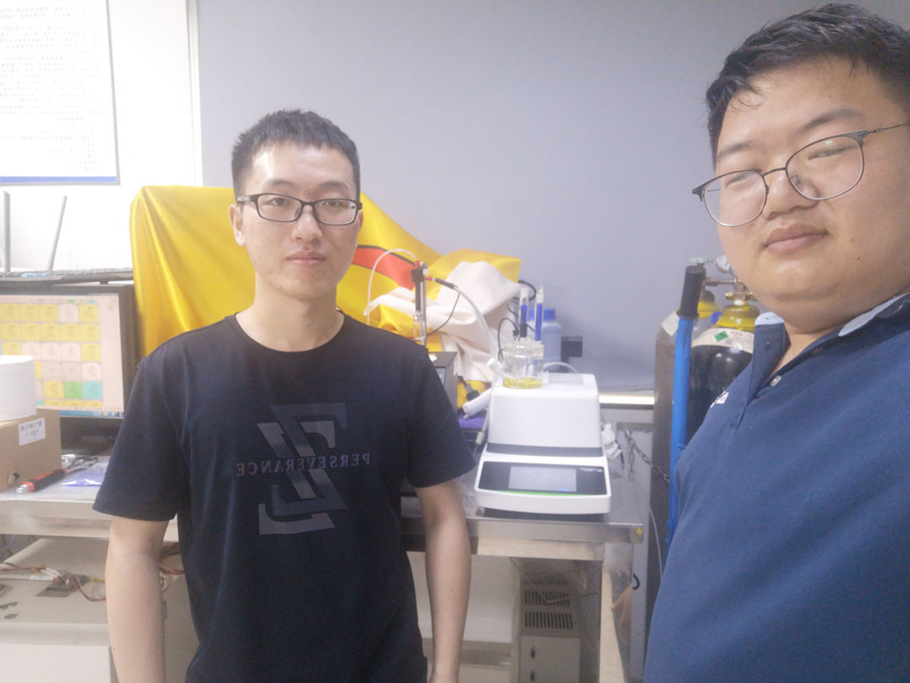 維科美拓卡爾費(fèi)休水分測定儀客戶現(xiàn)場實(shí)拍
